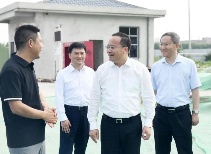 顾坤调研推进营商环境建设和规范涉企检查工作