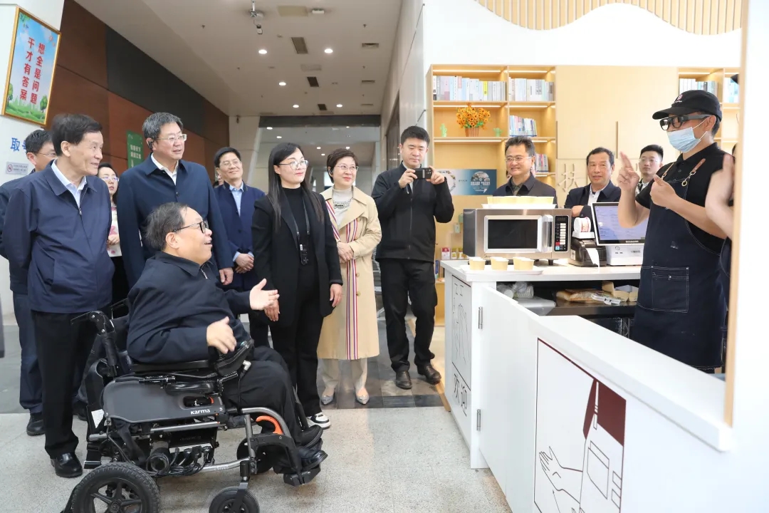 全国人大社会委调研政务服务无障碍环境建设情况